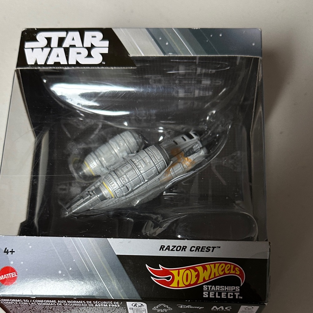 Star Wars Razor Crest Starship - Silver and Black